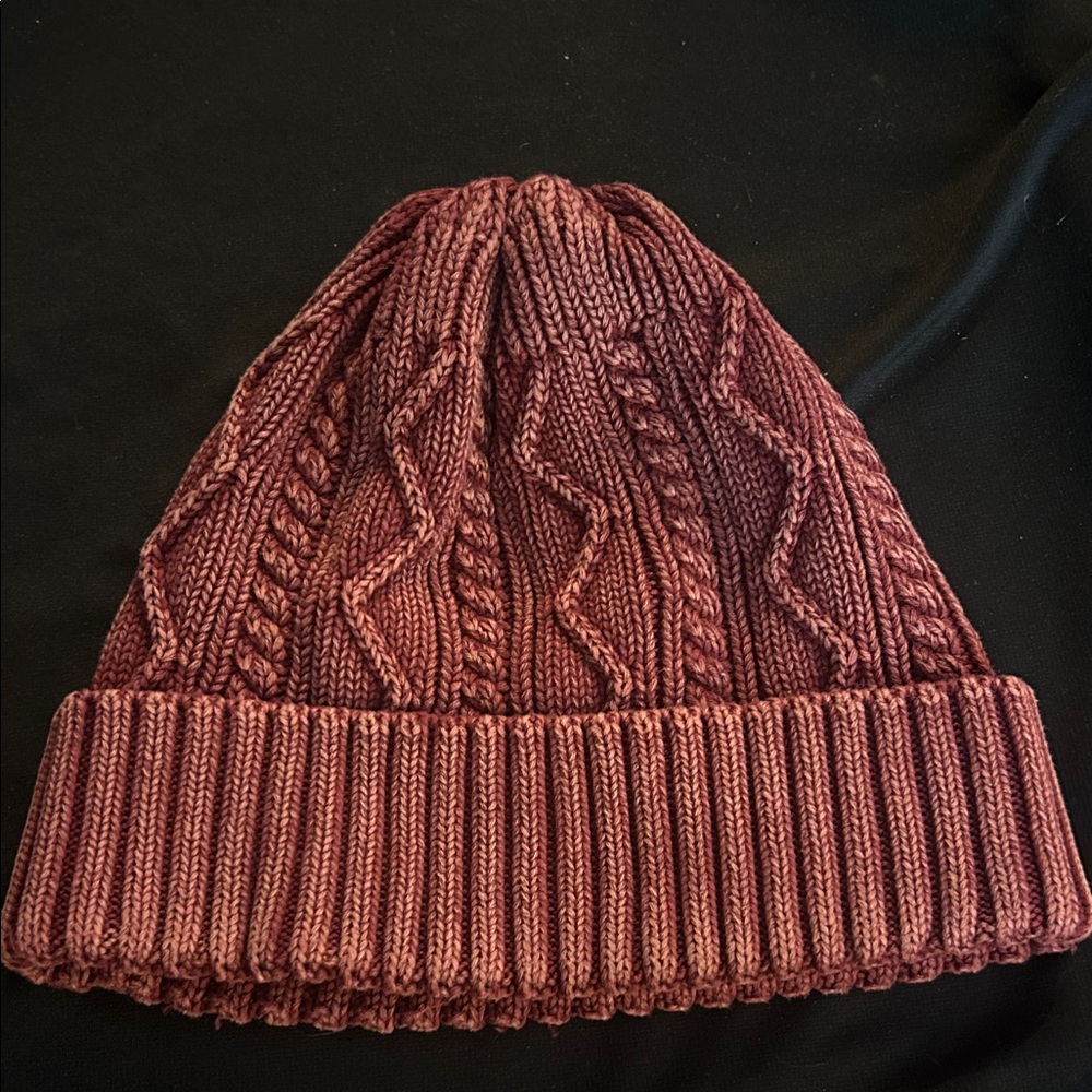 NWOT Free People Cable Knit Beanie in Burgundy